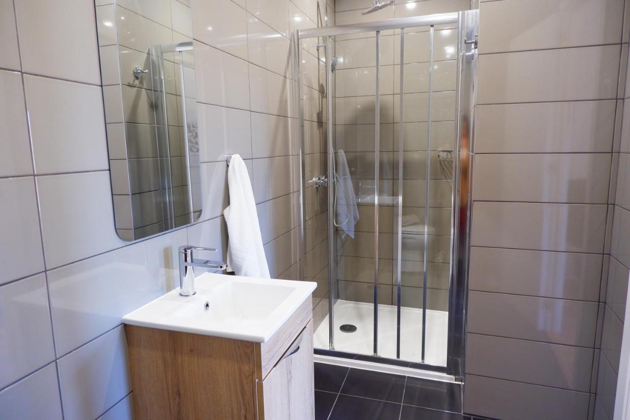 Retiro de Gondramaz - Casa Inteira com 208m2, Pátio privado Vila Exterior foto